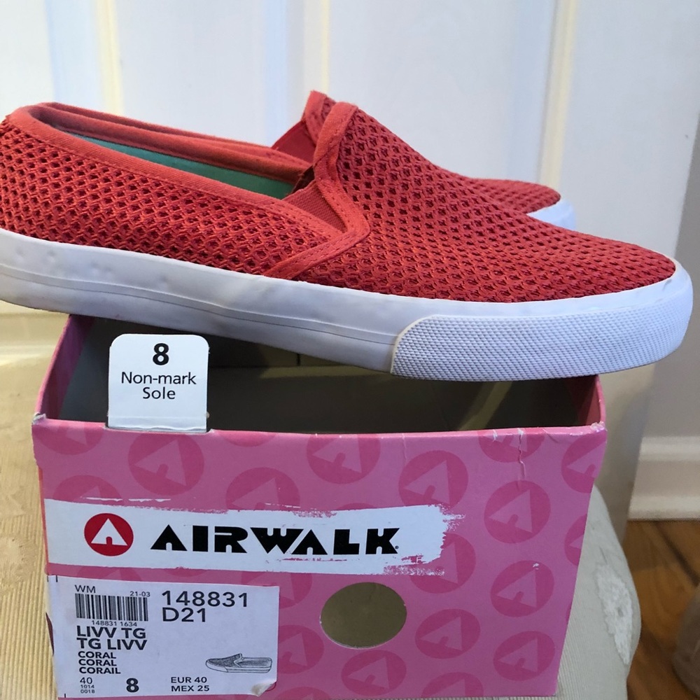 Airwalk slip-on sneakers